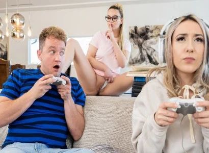 cô ấy bị bạn thân cướp người yêu chỉ vì mê chơi game