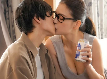 Chàng trai bị cắm sừng đau đớn được chị hàng xóm an ủi và động viên
