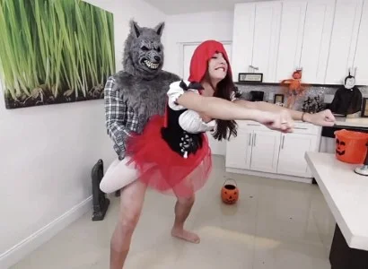 Nàng quàng khăn đỏ địt nhau nghe tiếng rên